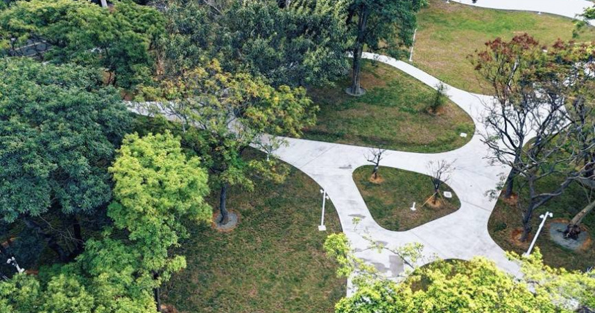 新竹縣竹北市公十二公園歷經半年翻新，今（28）日完工迎來嶄新地貌。（圖／翻攝自竹北市公所媒體群組）