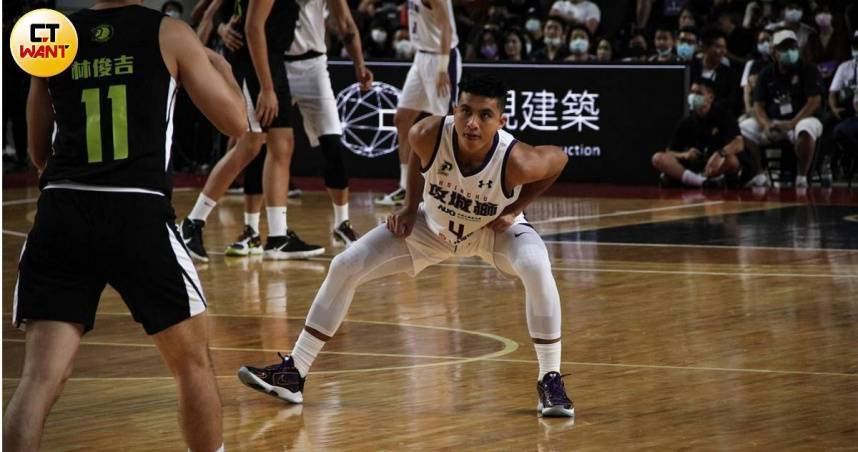 TPBL新竹攻城獅隊球星高國豪。（圖／溫振甫攝）