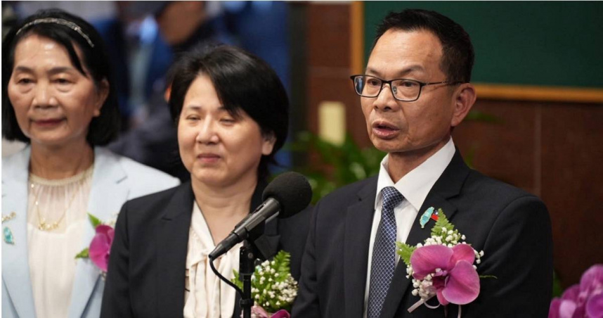 民眾黨立法院黨團總召陳清龍表示，是王義川致電給自己，自己才回電。（圖/翻攝自陳清龍臉書）