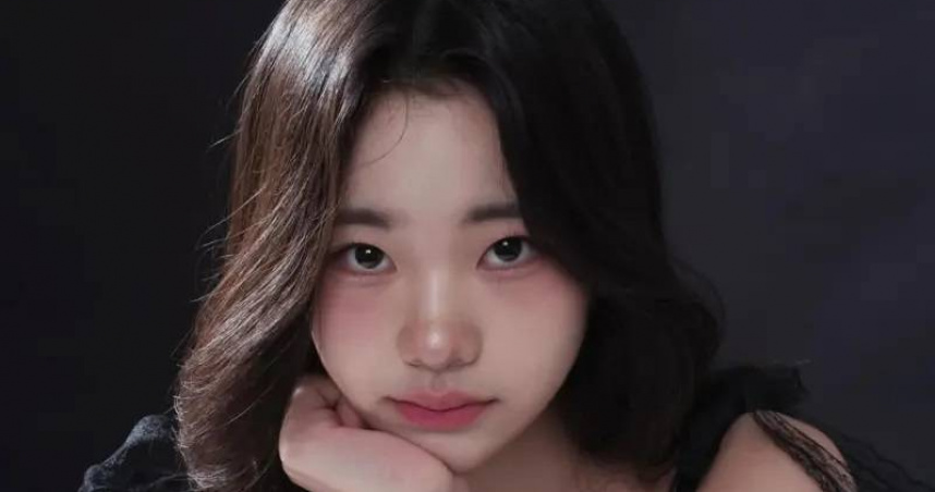 許曦恩開通個人IG，首張美照曝光掀起討論。（圖／翻攝自IG@alice_hsuuu）