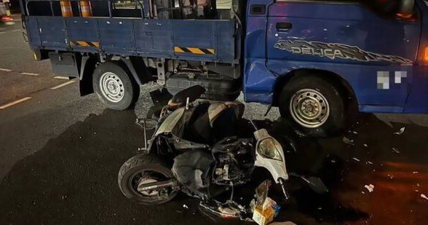 深夜鳳山路口貨車左轉猛撞直行機車　30歲女騎士腦出血命懸ICU