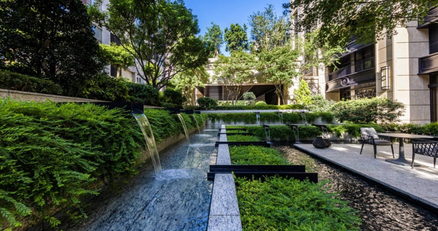 「詠藝」將自然融入日常生活場域之中，不只是圍繞建築，而是成為生活的一部分。（圖／詠藝提供）