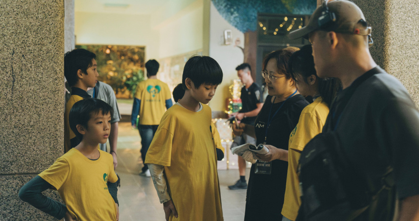 洪君昊曝童星拍攝趣事，練唱大失控笑喊「家長全翻白眼」。（圖／冬候鳥電影、文策院）