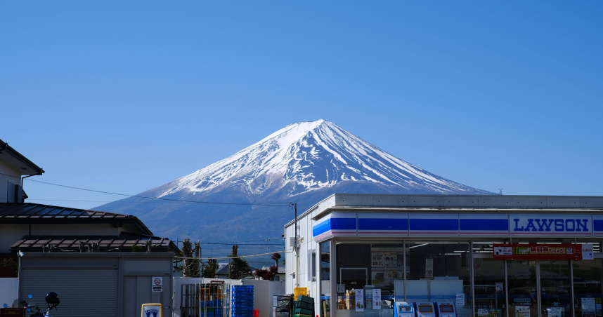 一名在富士山頂山屋工作的台灣人獲得大批台灣山友幫助，讓她感動直呼「台灣真的是寶島」。（示意圖／翻攝自pexels）