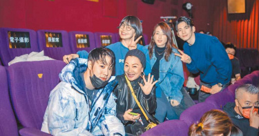 周湯豪拍片操到鼻血回流 經典跑車助陣超心動