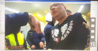 阻止醉客插隊慘挨打 衰店員慘挨40拳怒提告
