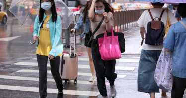 明後天「東半部」明顯降雨! 吳德榮:周日起連3天「水氣很多」