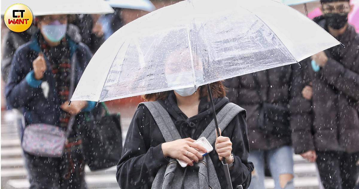 不愧是雨都 基隆半個月 平均每天日照僅26秒 網崩潰 考慮買第5台除濕機 生活 Ctwant
