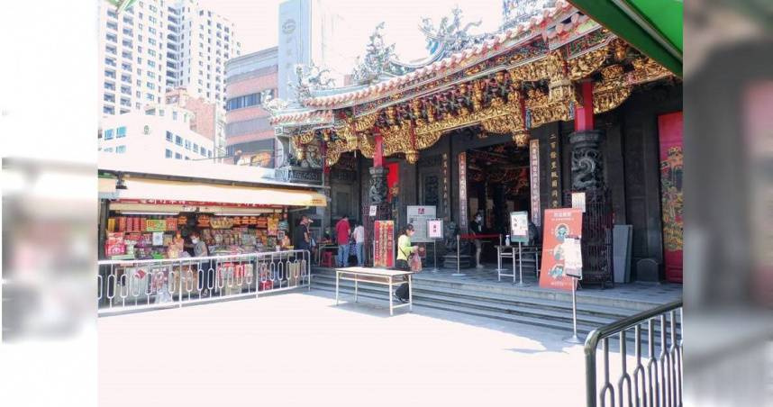 新竹城隍廟旁知名餐飲店，傳出衛生疑慮。（圖／報系資料照）