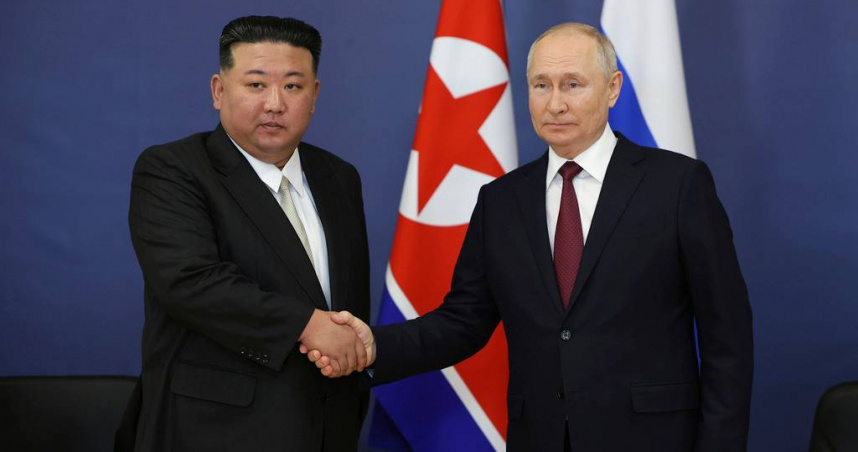 金正恩與普丁。（圖／達志／美聯社）