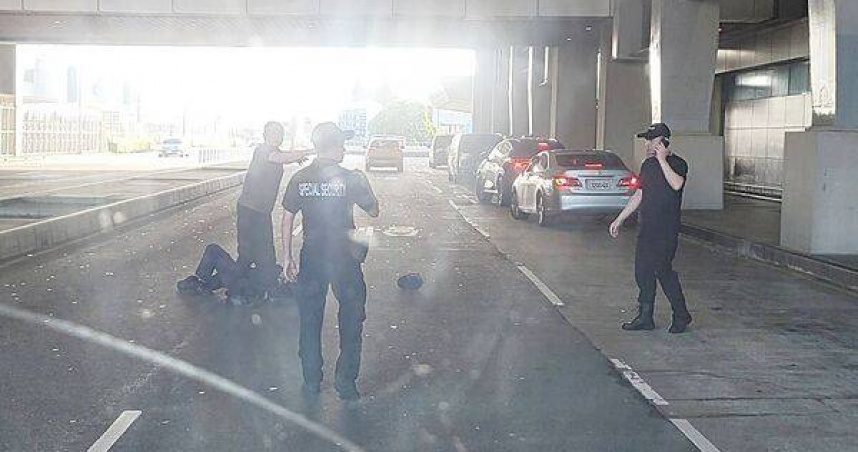 違停租車拒檢衝撞航警。（ 圖／翻攝畫面）