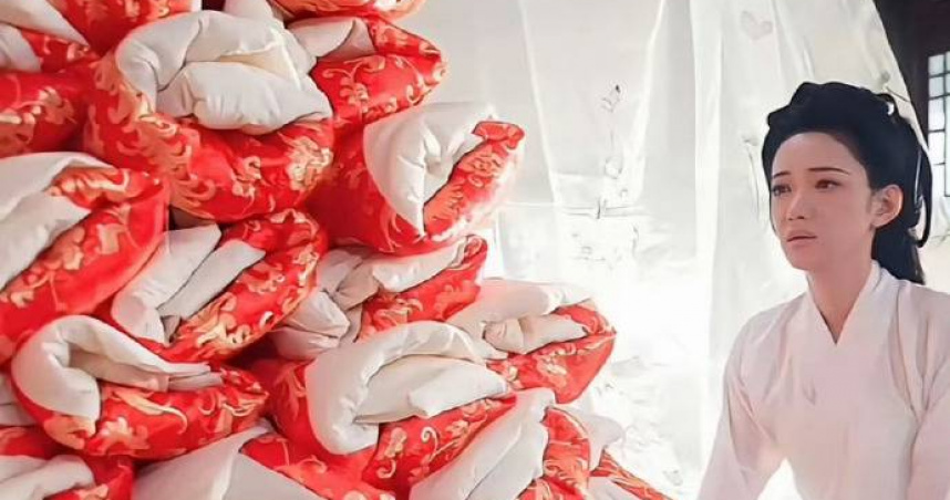 中國短劇《麒麟送子天降喜福》描述女主角懷龍種，1胎生下99個孩子。（圖／翻攝自微博）