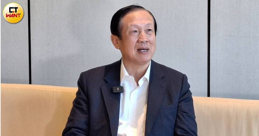 賴正鎰表示，房市冷暖交錯，估下半年呈現「量縮、價分歧」的格局。（圖／林榮芳攝）