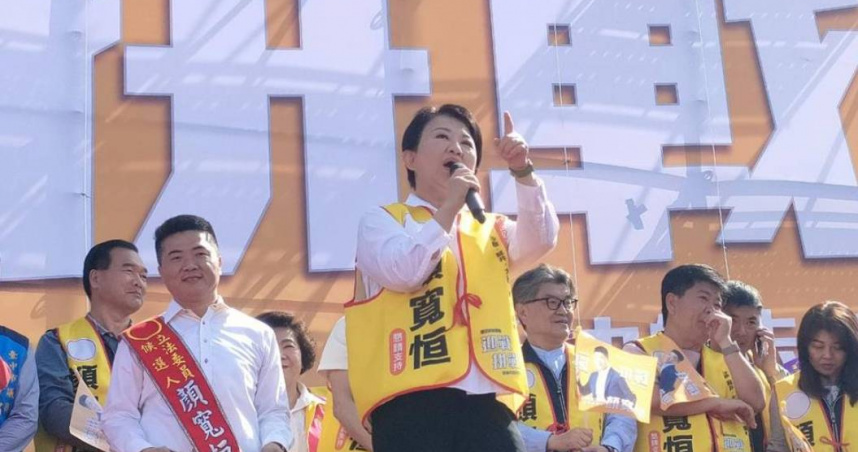 中市三藍委823還有一場罷免苦戰，外界認為盧秀燕將在度扮演中市母雞，助三藍委成功闖關，圖為盧秀燕在立委選舉時替中市立委顏寬恒站台（圖／報系資料照）