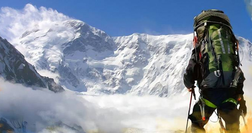 中亞國家吉爾吉斯（Kyrgyzstan）天山（Tian Shan）波貝達峰（Pobeda Peak）。（圖／翻攝自centralasia-travel）