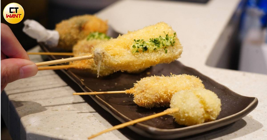 肉質細緻的「喜魚」（中，55元）需先去鰓去骨、工序繁複，右1的「葡萄」彷彿甜點、一口噴汁。（35元，圖／魏妤靜攝）