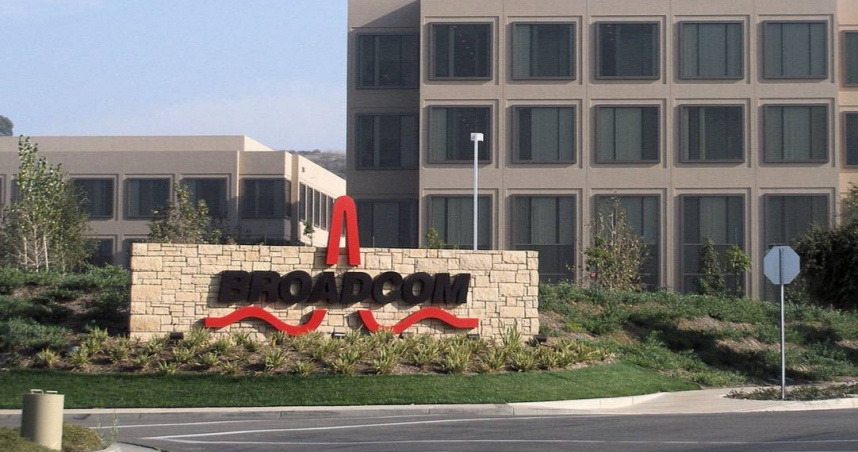 博通宣布其客製化晶片獲得100億美元訂單。（圖／摘自維基百科）