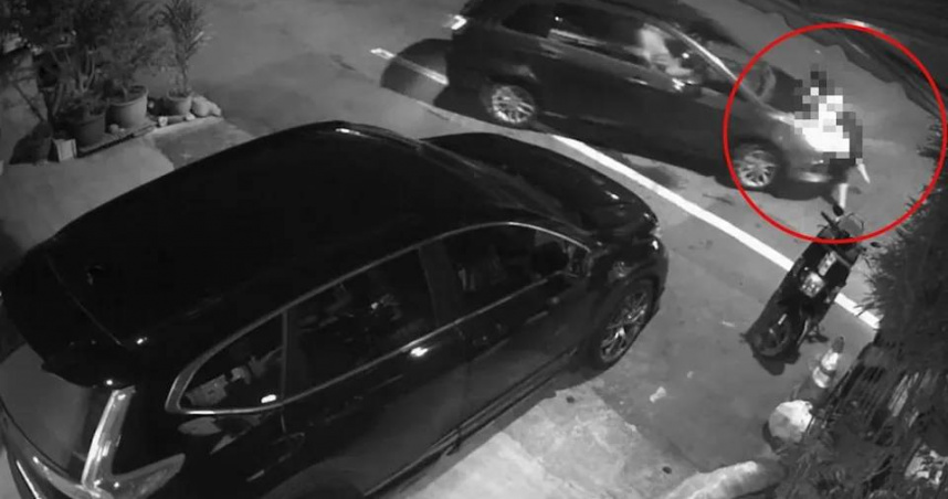 南投市中華路與自立路口6日發生糾紛死亡事故，女子趴引擎蓋上遭男友輾斃拖行亡。(圖／翻攝畫面)