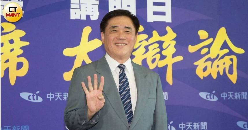 郝龍斌表示，10月18號國民黨主席選舉，拜託大家支持4號郝龍斌！讓我們這次「選好的」。（圖/黃威彬攝）