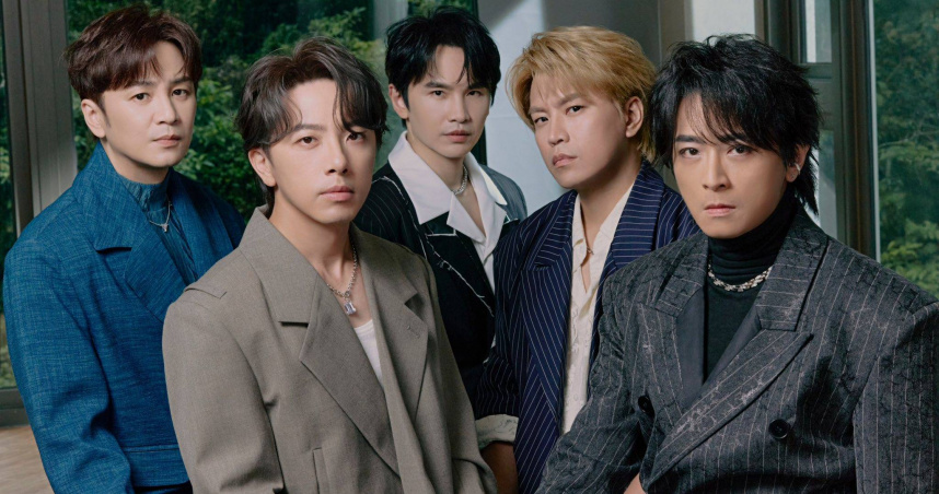 Energy成員坤達（左二）、書偉（左）閃兵遭拘提。（圖／翻攝臉書／Energy.official）