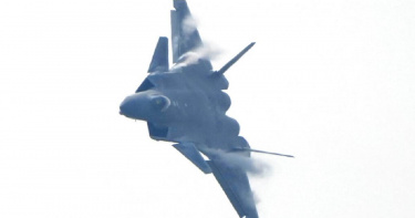 中國人民解放軍代號「威龍」的匿蹤戰機殲-20（J-20）。（圖／達志／美聯社）