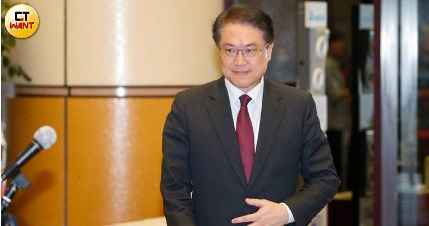 前民進黨秘書長林右昌表示，多元能源政策屬嚴肅課題，呼籲國民黨勿以「見獵心喜」心態面對。（圖／黃耀徵攝）