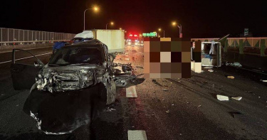 今凌晨國道3號汐止路段發生5車連環撞車禍。（圖／翻攝畫面）