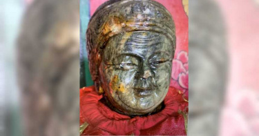 多次動手不怕天譴 紅衣婦對土地婆潑酒還打斷鼻樑