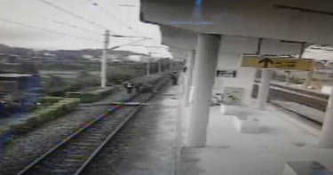 「最美車站」突吹詭異強風 9旬老翁遭捲跌落軌道爆頭噴血
