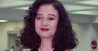 顏值曾輾壓鞏俐!女星靠全裸片一脫成名 「慘遇吸毒男友」55歲近況曝