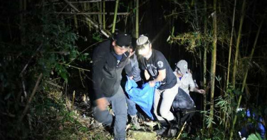 翻冰箱、偷雞黑熊又中陷阱 驅趕計畫成大救援行動