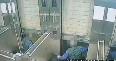 內湖商辦保全墜電梯井慘死 驚悚畫面曝!困電梯硬掰開門下秒悲劇