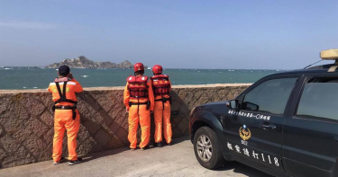 海巡署馬祖巡防區士官站哨舉槍自轟，驚見百萬借條；圖為馬祖岸巡隊巡邏畫面。（圖／報系資料照）