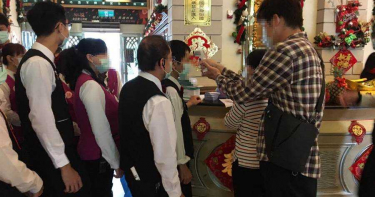 武漢肺炎/武漢返台台商到舞廳狂歡 小姐接客出現肺炎病徵