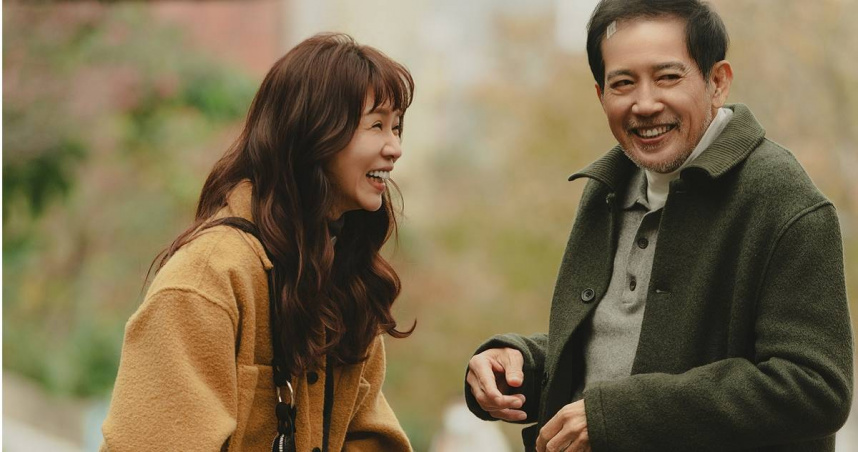 秦漢與謝盈萱在《忘了我記得》飾演父女。（圖／Netflix提供）