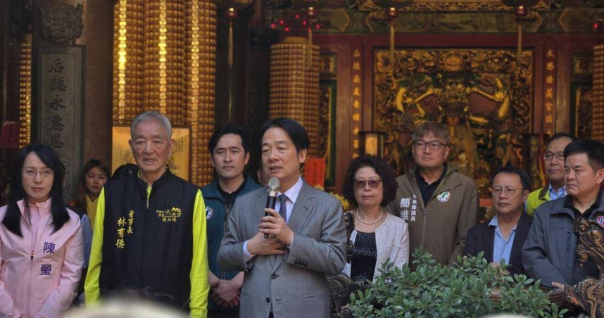 賴清德總統（左三）22日到台東天后宮參香。（圖／中國時報蔡旻妤攝）