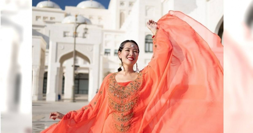 「美胸皇后」劉伊心去年在阿拉伯聯合大公國的首都阿布達比置產，近期坦言她想帶小孩們去那裡唸書。（圖／翻攝自劉伊心Instagram）