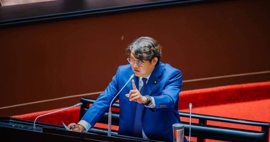 面對民進黨發言人吳崢指控以免費下午茶換取反罷支持；國民黨立委黃建賓反駁為未經查證的誣告抹黑，強調將提告捍衛清譽。（圖／取自黃建賓臉書）