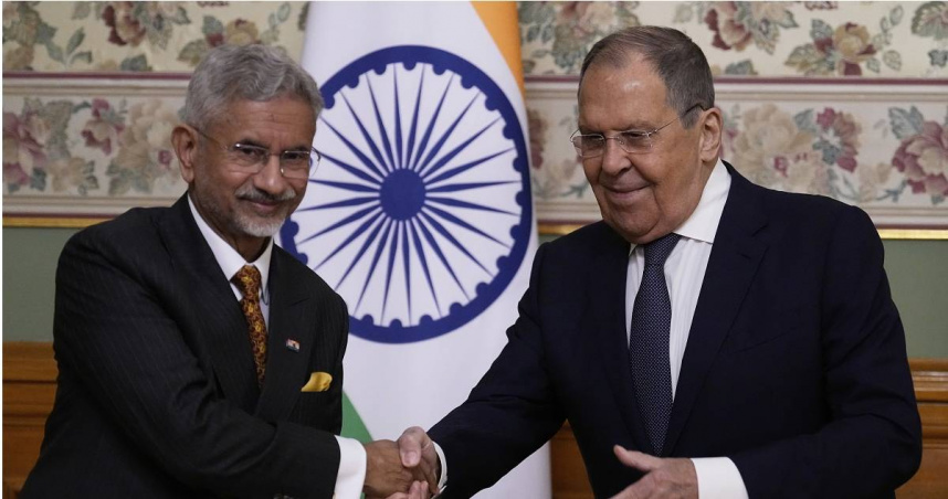 印度外長蘇傑生（左）、俄羅斯外長拉夫羅夫（右）。（圖／達志／美聯社）