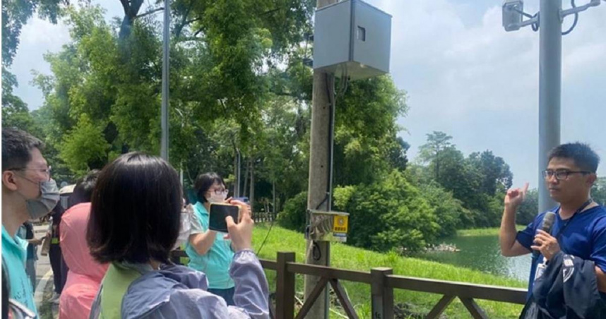 嘉義市蘭潭「水域型AI人形辨識系統」獲檢方肯定有效減少闖水域釀憾事發生。（圖／嘉義市政府提供）