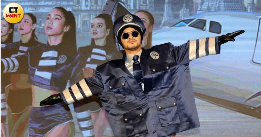 馬來西亞藝人黃明志於案發後主動到吉隆坡金馬警區總部報到配合調查。（圖／方萬民攝）