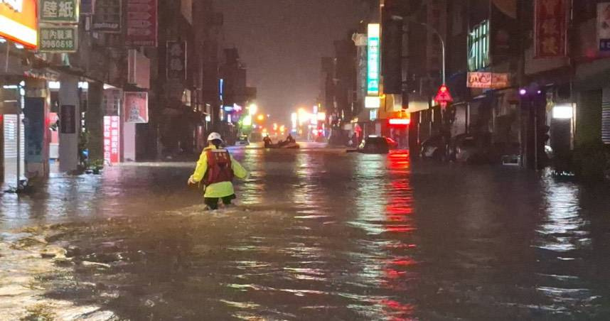 颱風重創宜蘭竟還傳出假圖卡資訊誤導民眾，縣府依法偵辦絕不寬貸。（圖／翻攝畫面）