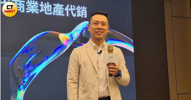 希睿創新置業總經理蔡焦緯表示，將以「AI X Data」翻轉商用不動產代銷模式。（圖／林榮芳攝）