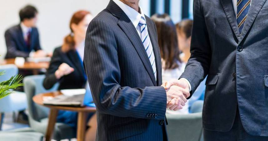 日本一間公司讓員工自己選主管，罕見制度引發日本民眾關注。（示意圖／photoAC）