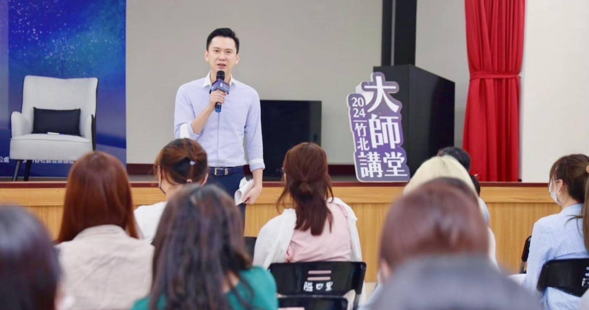 新竹縣竹北市長鄭朝方（圖中）直指高生育率的竹北鄉親非常重視育兒品質。（圖／翻攝自竹北市公所媒體群組）