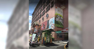 騎車發噪音被看一眼 男不爽被瞄抄殺豬刀砍傷路人