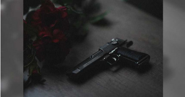 不甘夫外遇出遊 人妻神準一槍爆頭擊斃小三