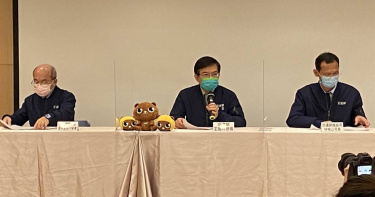 交通部長王國材（中）表示，去年1月至11月酒駕造成死亡人數為290人，較前年同期增加26人、9.8％，預料去年將超過前年，將是10年來首見成長。（圖／中國時報記者陳祐誠攝）