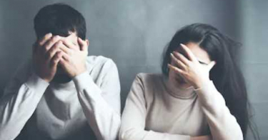 「手上多一枚戒指」疑老婆外遇!失控夫房內放長刀曝:還想搶警槍