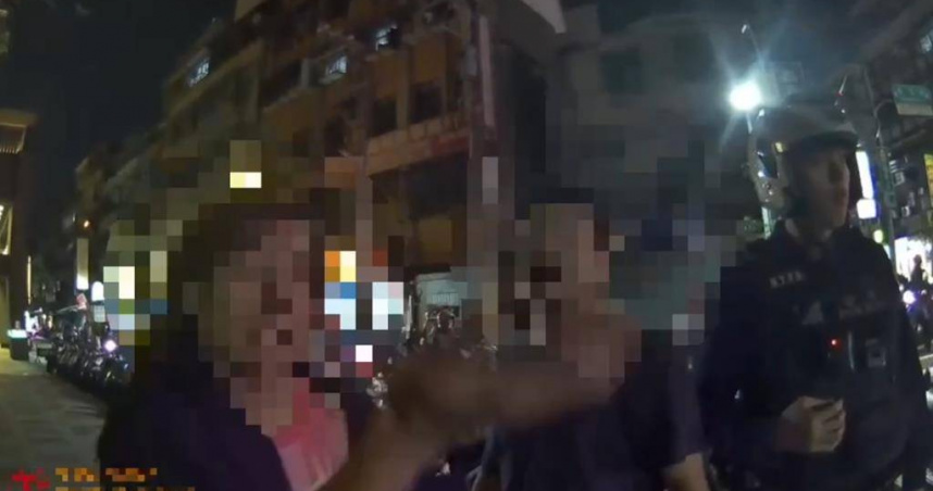 警方到場詢問案發情形。（圖／警方提供）